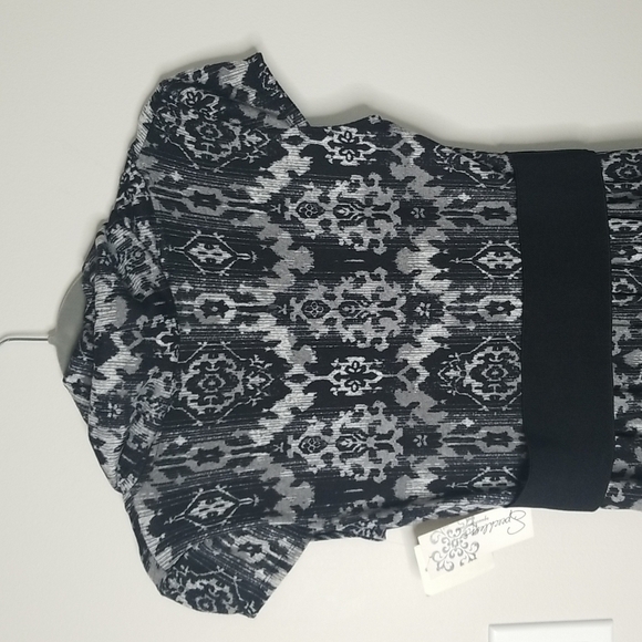 SPEACHLESS Cap sleeve Ruffled dress with patent leather wide belt NWT - Picture 7 of 8